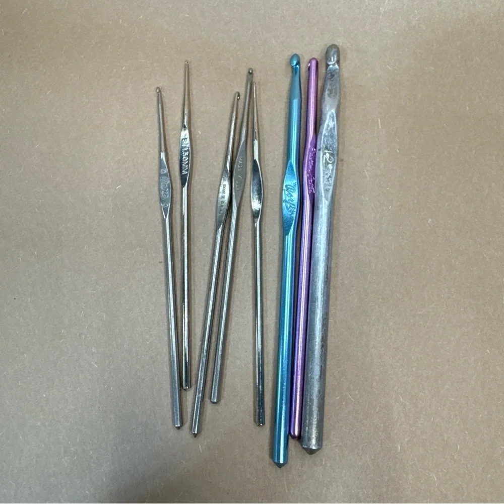 Misc. Metal Crochet Hook Set, Various Colors And Sizes